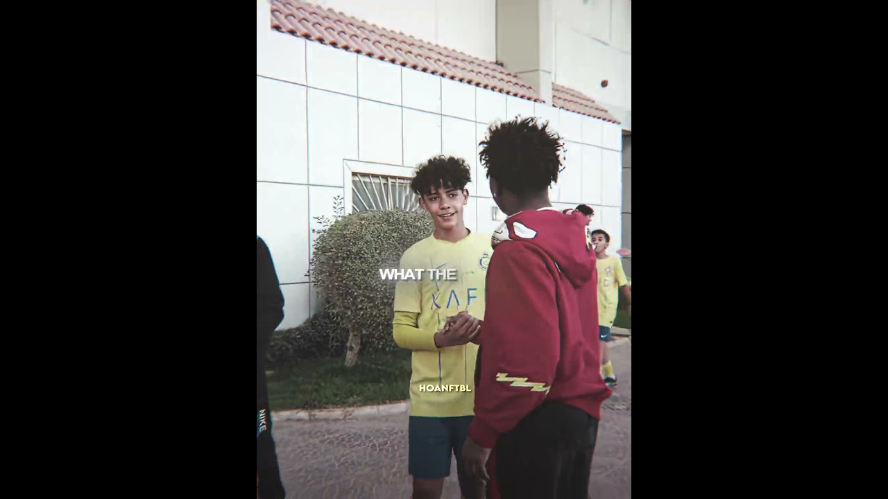 Ronaldo Junior Signals To IShowSpeed 😳